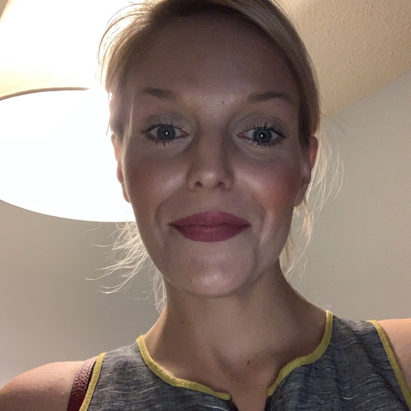 Meet your Posher, Amanda - Picture 6 of 8